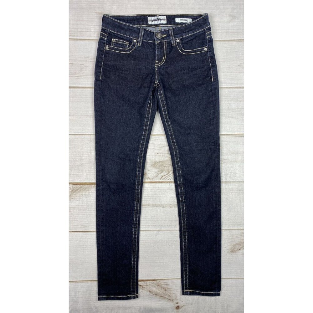 Buckle Daytrip Jeans Womens Sz 26R Dark Wash Lynx Skinny Stretch Denim Low Rise